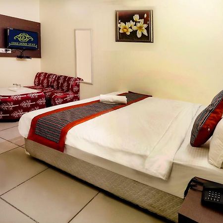 Airport Hotel Edge Home Stay Nueva Delhi Exterior foto
