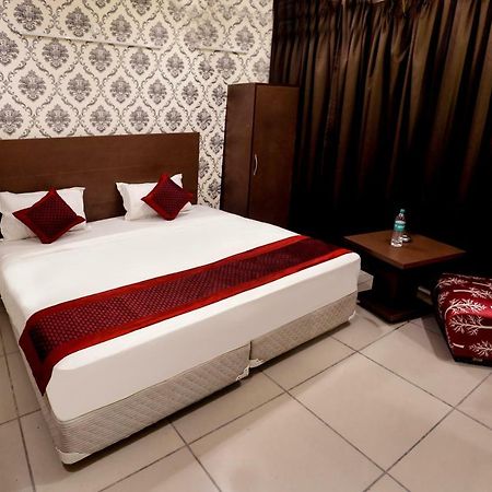 Airport Hotel Edge Home Stay Nueva Delhi Exterior foto