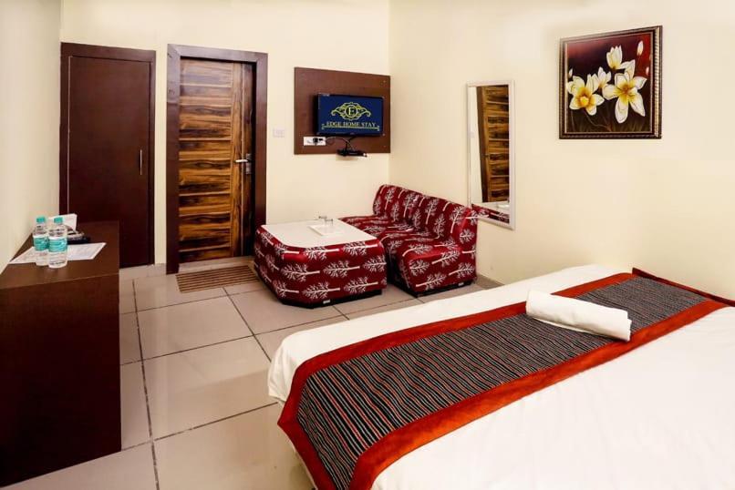 Airport Hotel Edge Home Stay Nueva Delhi Exterior foto