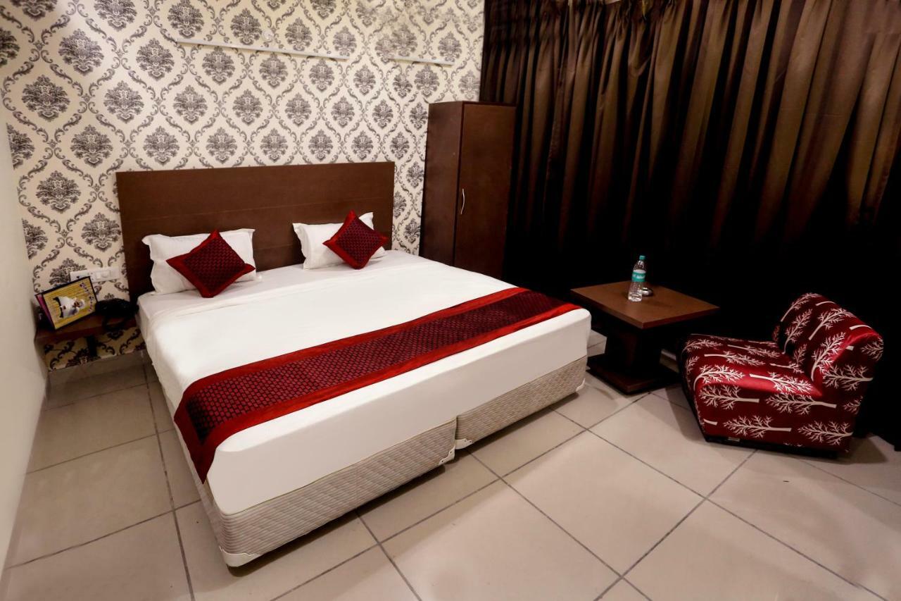 Airport Hotel Edge Home Stay Nueva Delhi Exterior foto