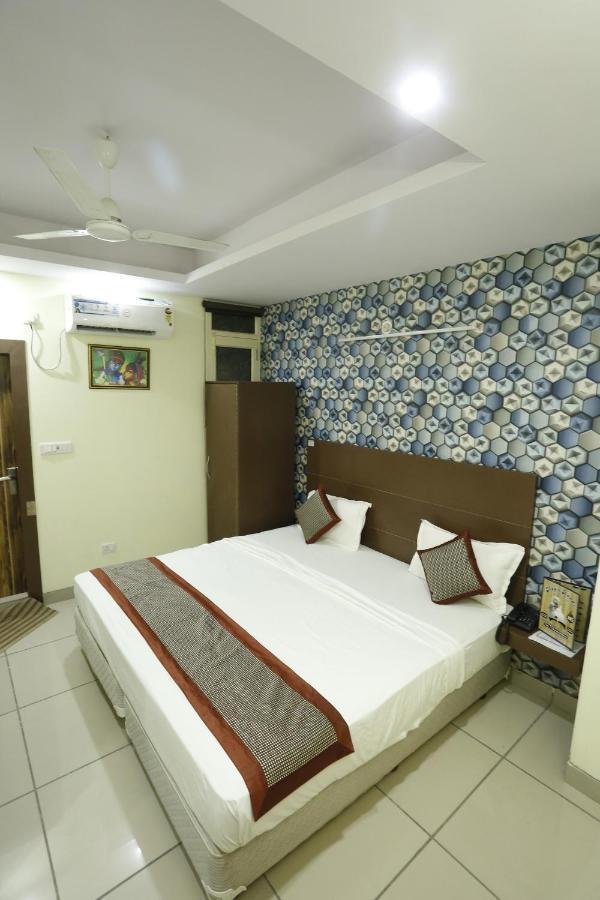 Airport Hotel Edge Home Stay Nueva Delhi Exterior foto